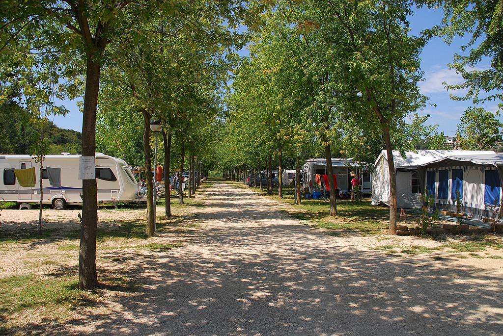 Campeggio Trevisago Iris Park Moniga del Garda Dış mekan fotoğraf